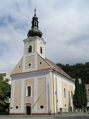 Trenčín: Geografia, Dejiny, Pamiatky