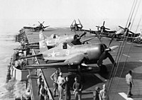 هواپیماهای اف-۴-یو (Vought F4U-4B) بر روی ناو یو اس اس سیسیلی (USS Sicily (CVE-118)) در ۱۹۵۰