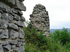 Fejérkői vár épen megmaradt falai