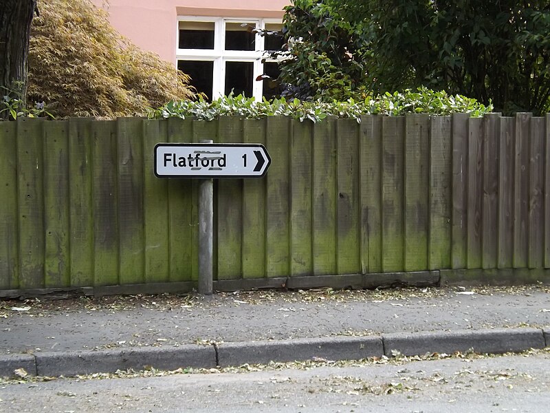 File:Flatford roadsign - geograph.org.uk - 4138215.jpg