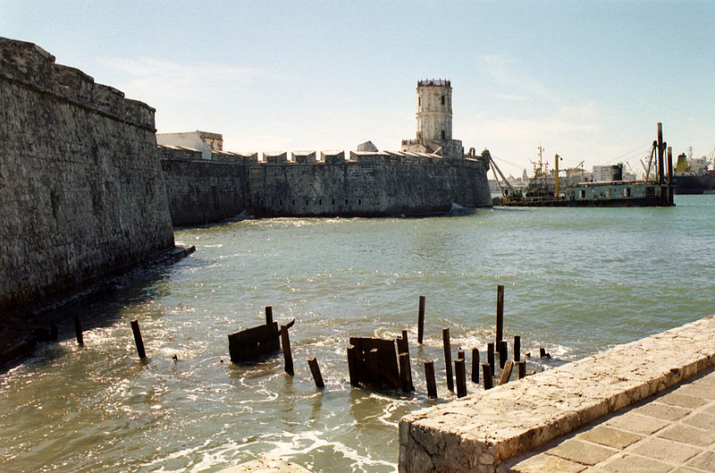 File:Fortress in Veracruz.jpg