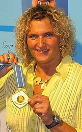 Franka Dietzsch (hier mit ihrer Goldmedaille von den Weltmeisterschaften 2005) belegte Rang vier