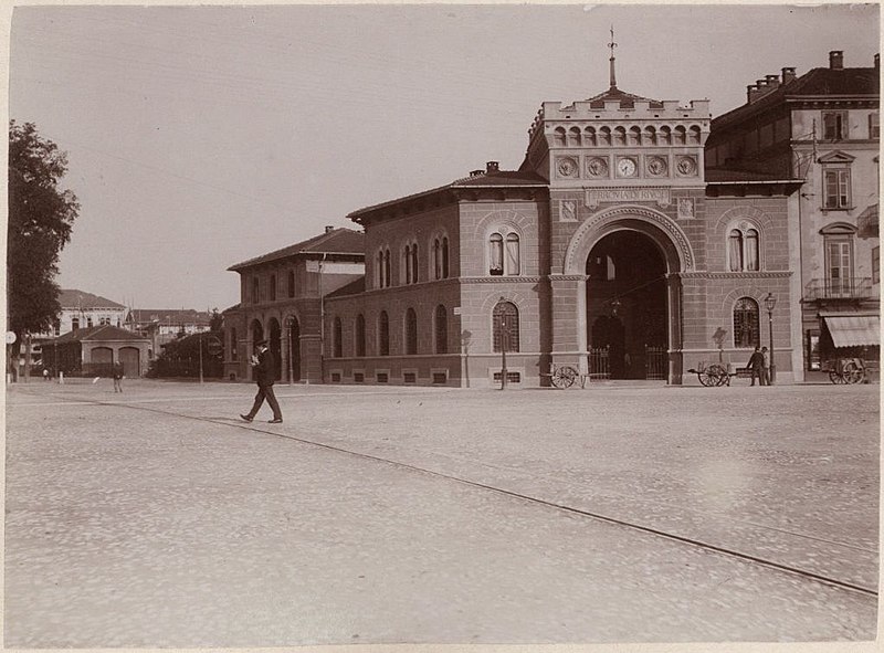 File:Gabinio.Stazione Ferr. Rivoli. Torino-Stazione Della Ferrovia Di Rivoli, Corso Francia 15A32.jpg