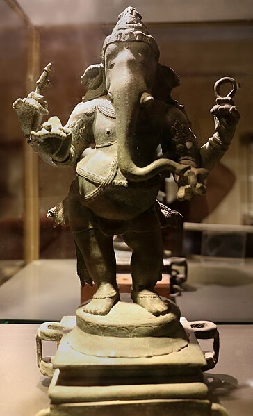 File:Ganesha, xv secolo, da udaiyavarkoilpattu, thanjavur district 01.jpg