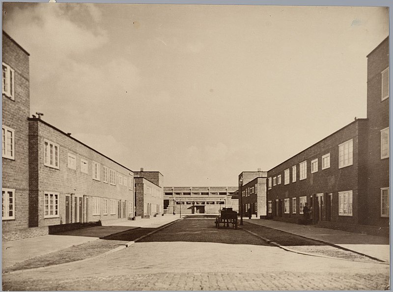 File:Gemeentelijke woningbouw Den Haag - Municipal Housing The Hague (6828952711).jpg