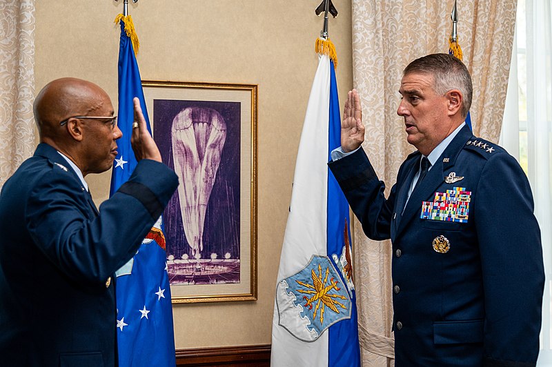 File:Gen Mike Minihan promotion ceremony 211005-F-XS544-1087.jpg