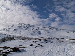 Erişim telesiyejinin üst kısmından Glencoe kayak merkezi