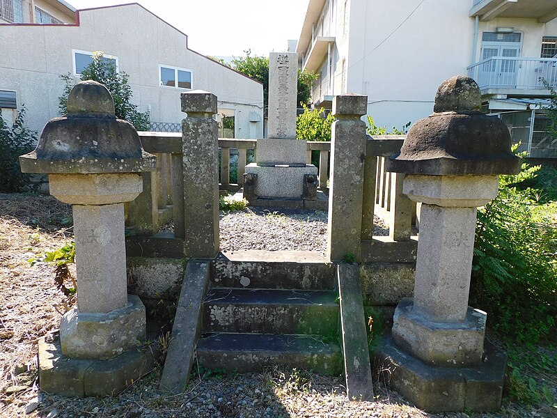 File:Grave of TODA Tadatomo, Site of Eigan-ji temple.jpg