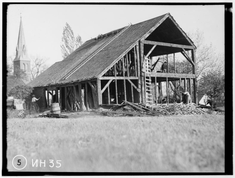 File:Historic American Buildings Survey R.A. Waugh, Photographer October 1936 FRAMING of WEST END LOOKING SOUTH EAST - Colonel Paul Wentworth House, Dover Street (moved to MA, Dover), HABS NH,9-SALFA,1-44.tif