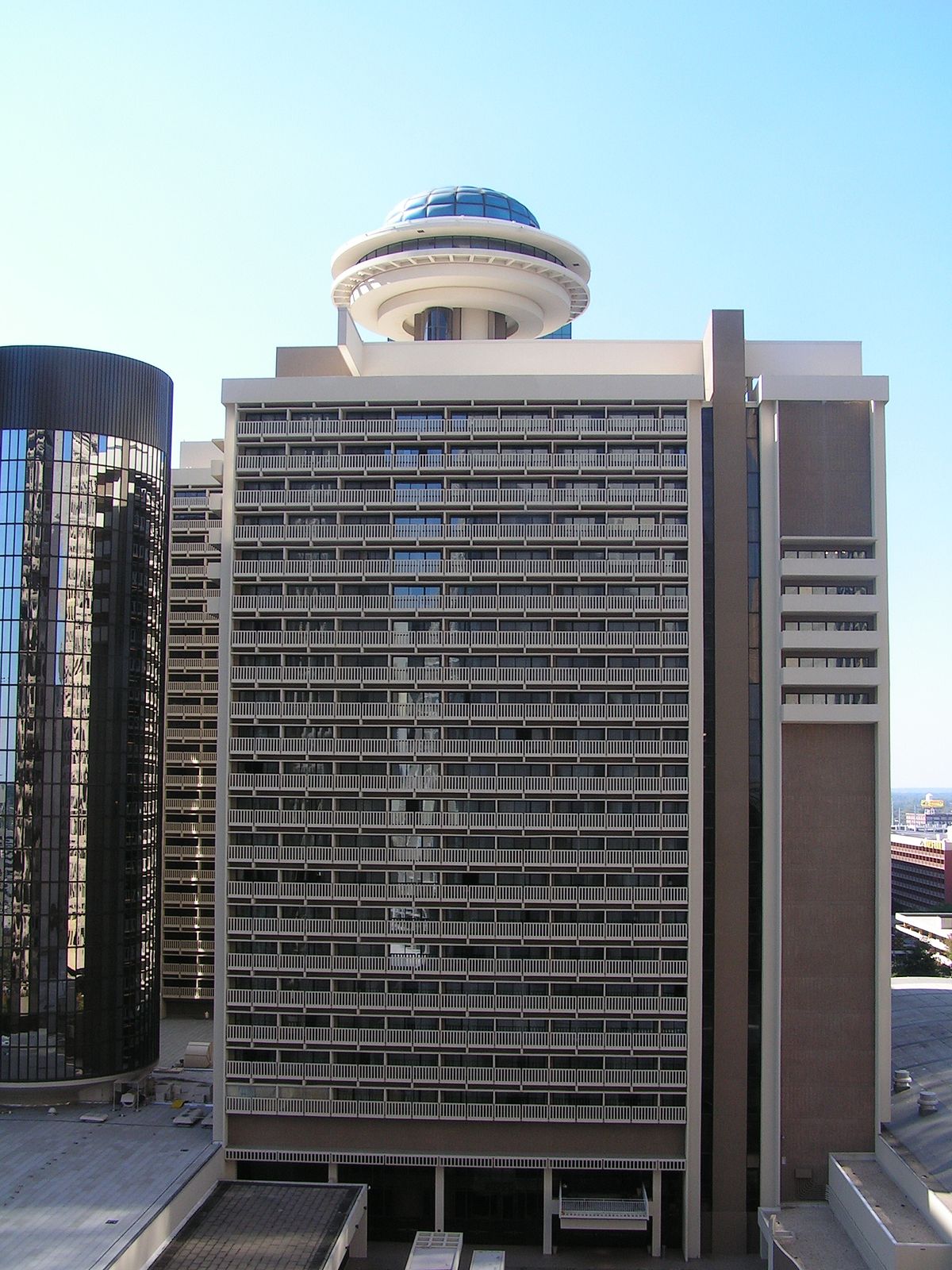 Westin Peachtree Plaza Hotel - Wikipedia