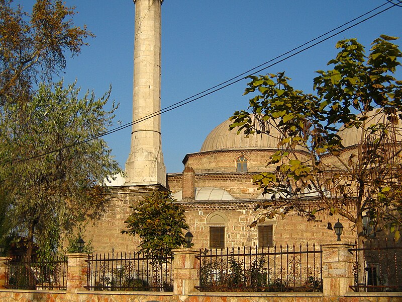 File:Isa bey mosque skopje 3.jpg