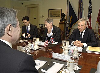 Sinclair (left) with Sir David Manning (centre) and Jack Straw (right) in 2003. Jack Straw-David Manning-Jonathan Sinclair 031113-D-9880W-020.jpg