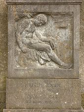 Pierre tombale de Wilhelm et Marie Jensen (bas-relief de Bernhard Bleeker, vers 1912).