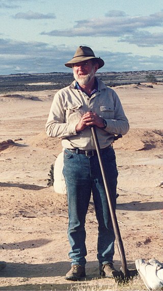 <span class="mw-page-title-main">Jim Bowler</span> Australian geologist