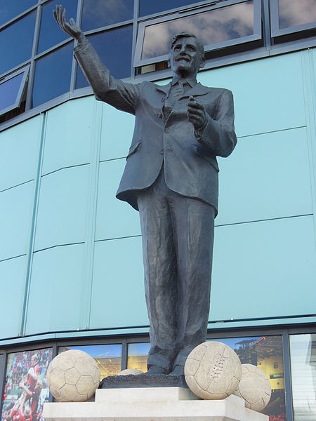 File:JimmyHillStatue.jpg