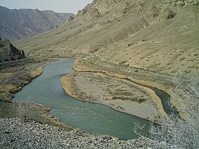 Aras nehrinden görünüm İran-Azerbaycan (Nahçıvan) sınırı