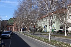 Drottninggatans västra del med Idas skola i bakgrunden