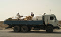 LKW mit Hilfsgütern in Umm Qasr (Irak), 2003