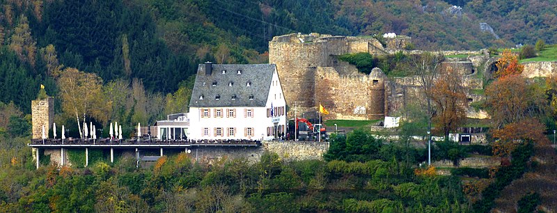 File:Kirn - Kyrburg - gesehen von Kirn, „Auf dem Loh“ - panoramio.jpg