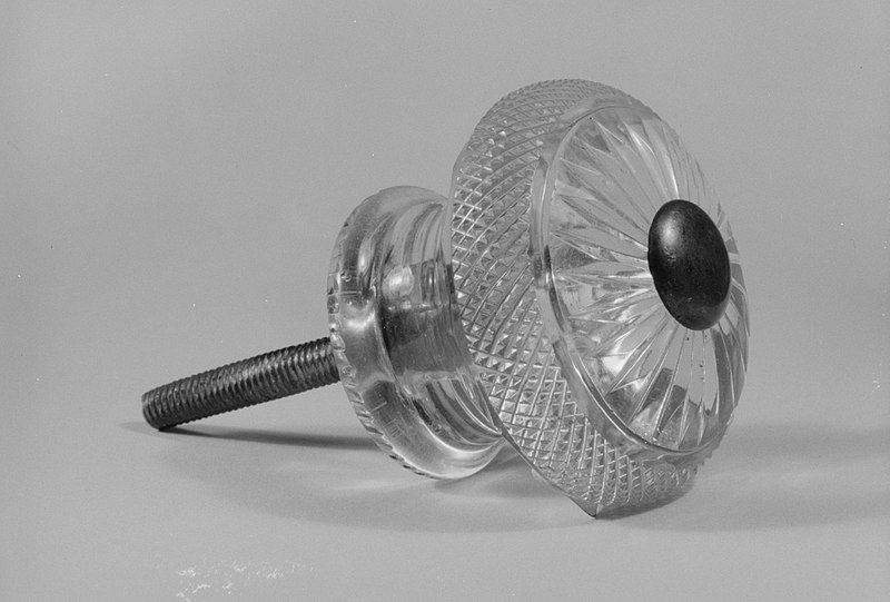 File:Knob MET 186875.jpg