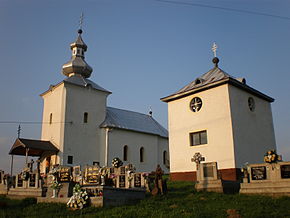 Kostol a zvonica vo Volici.JPG