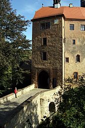 Entrance over the moat (north side) Kriebstein Zugang.jpg