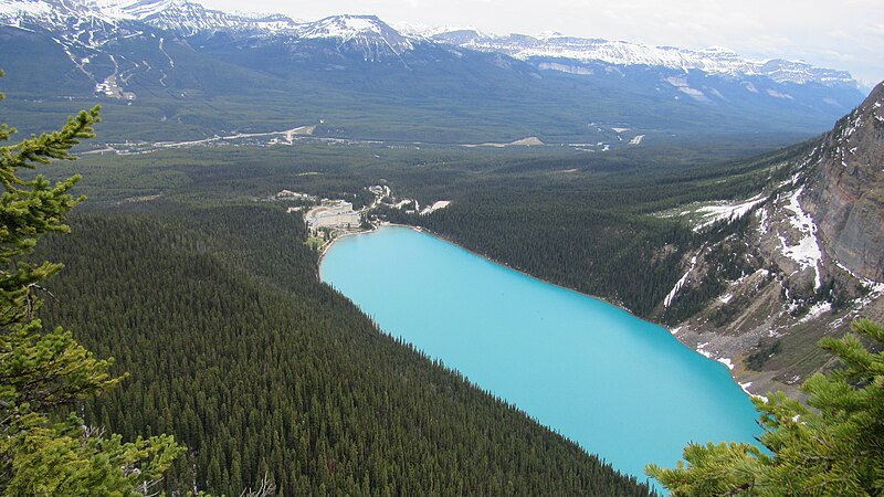 File:Lake Louise view from The Beehive.jpg