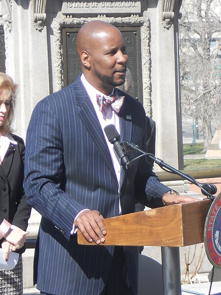 File:Larry L. Stevenson speaking.JPG