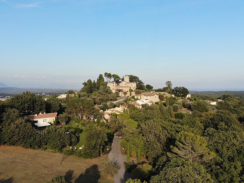 File:Le Castellaras.jpg