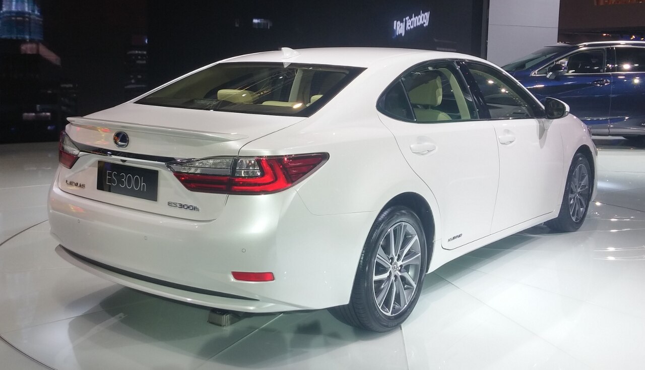 Image of Lexus ES XV60 300h facelift 05 -- Auto Shanghai -- 2015-04-22