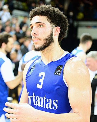 <span class="mw-page-title-main">LiAngelo Ball</span> American basketball player (born 1998)