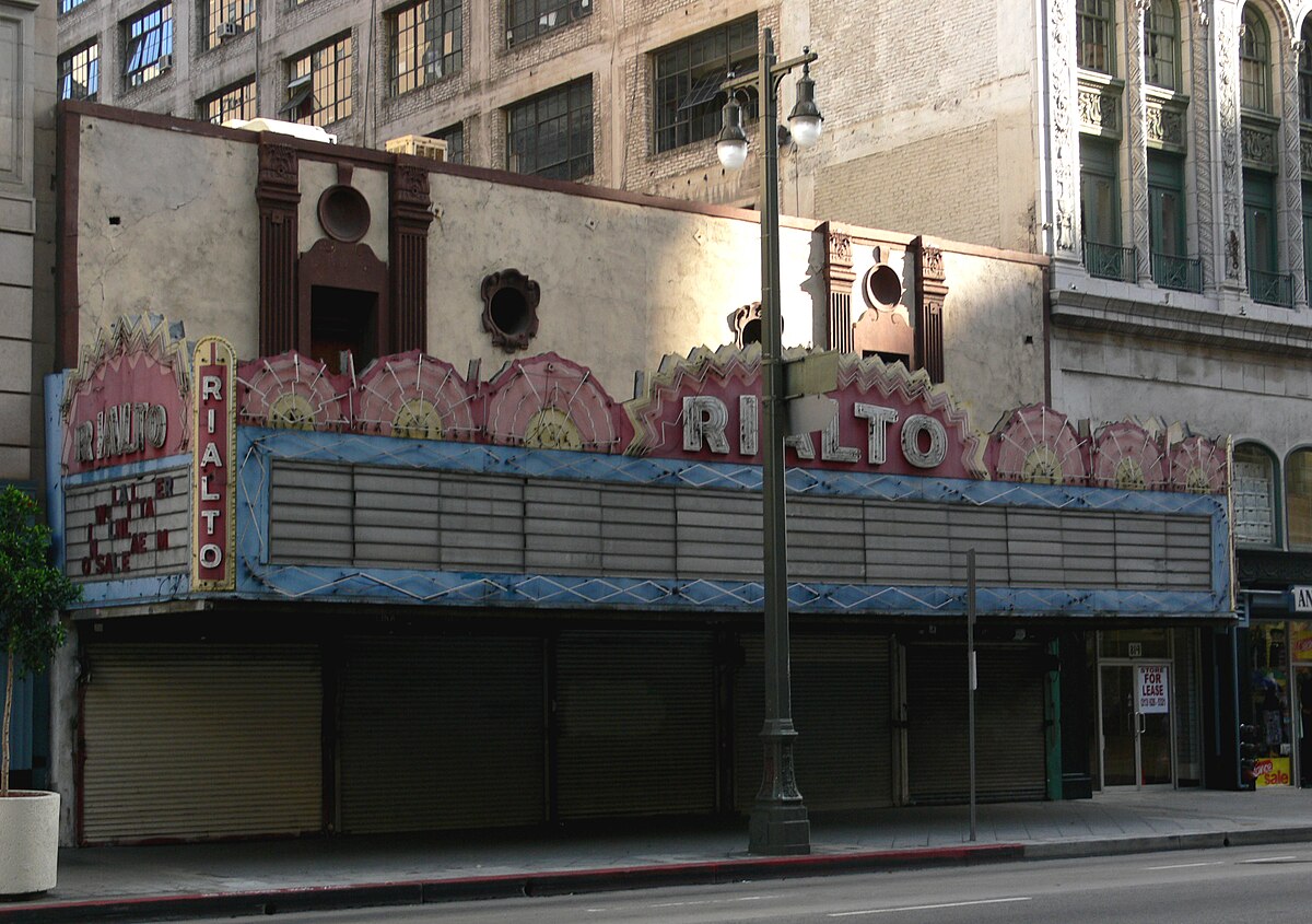 File:Los Angeles Rialto Theatre 1.jpg - Wikimedia Commons.