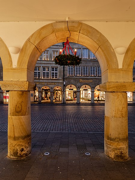 File:Münster, Prinzipalmarkt, Arkaden -- 2020 -- 4120-2.jpg