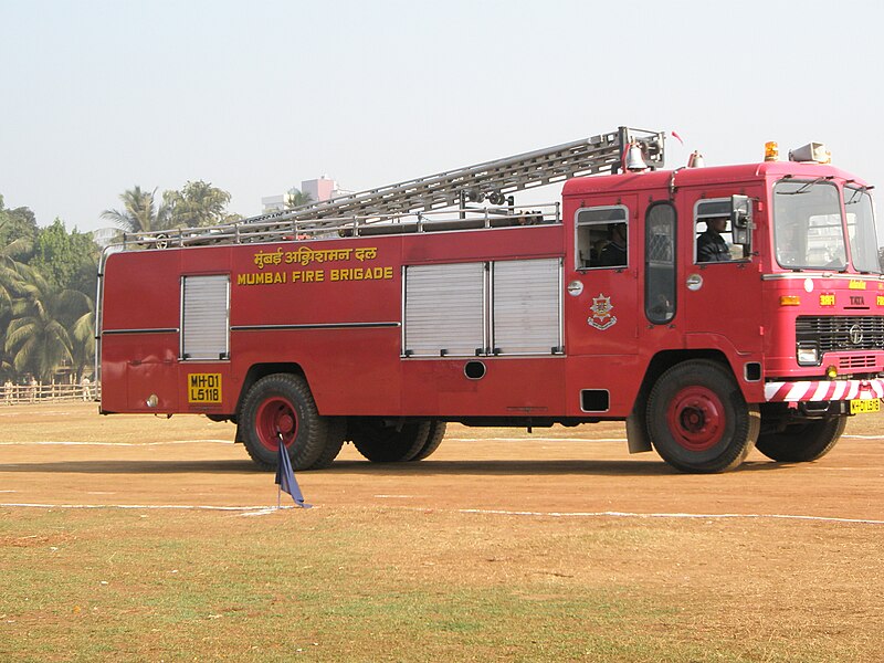 File:MFDFiretruckold.JPG