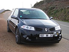 File:Renault Mégane II notchback registered September 2003 1998cc