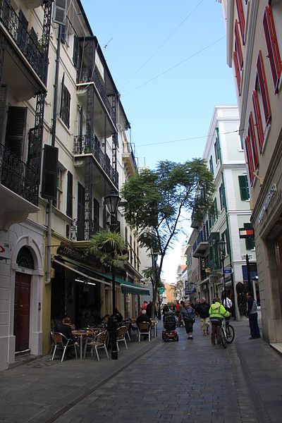 File:Main Street meets Library Street 3.jpg