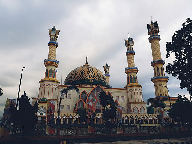 המסגד הגדול הובול וואטהאן במרכז העיר