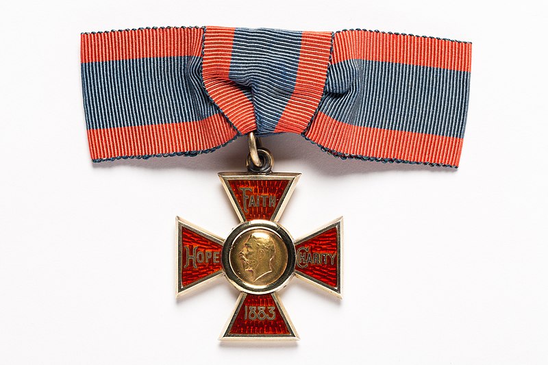 File:Medal, order (AM 2001.25.863-3).jpg