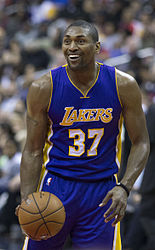 Artest dengan the Lakers pada Desember 2015