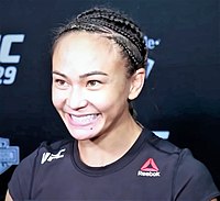 Michelle Waterson zâmbind UFC 229.jpg