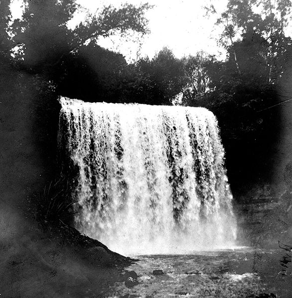 File:Minnehaha Falls 1914 USGS.jpg