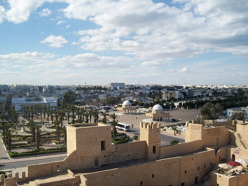 File:Monastir au dessus du Ribat 3.JPG