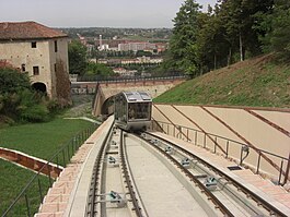 Mondovi Scambio dei binari Lungo il percorso della funicolare.jpg