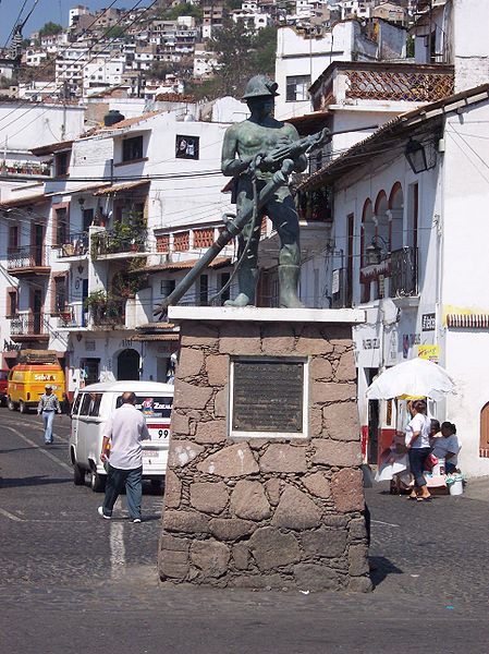 File:Monumento al Minero-Taxco de Alarcón-Guerrero-Mexico.jpg