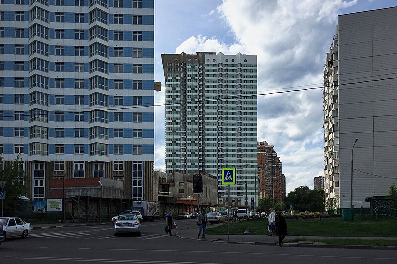 File:Moscow, Flotskaya Street and Lyapidevskogo Street (30621380314).jpg