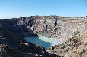 Craterul Nakadake din Caldera Aso (2011).