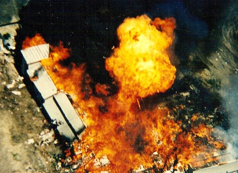 File:Mountcarmelfire04-19-93-o.jpg