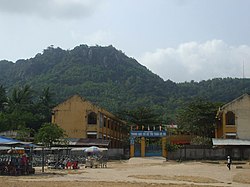 Monte Ba Thê, na cidade de Óc Eo, distrito de Thoại Sơn, província de An Giang.