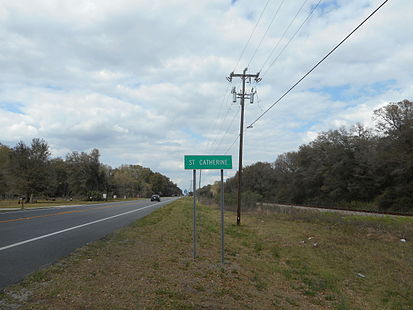 Northbound US 301 as it enters Saint Catherine, Florida. NB US 301 enters St Catherine, FL.JPG