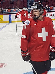 Nico Hischier 20161227.jpg